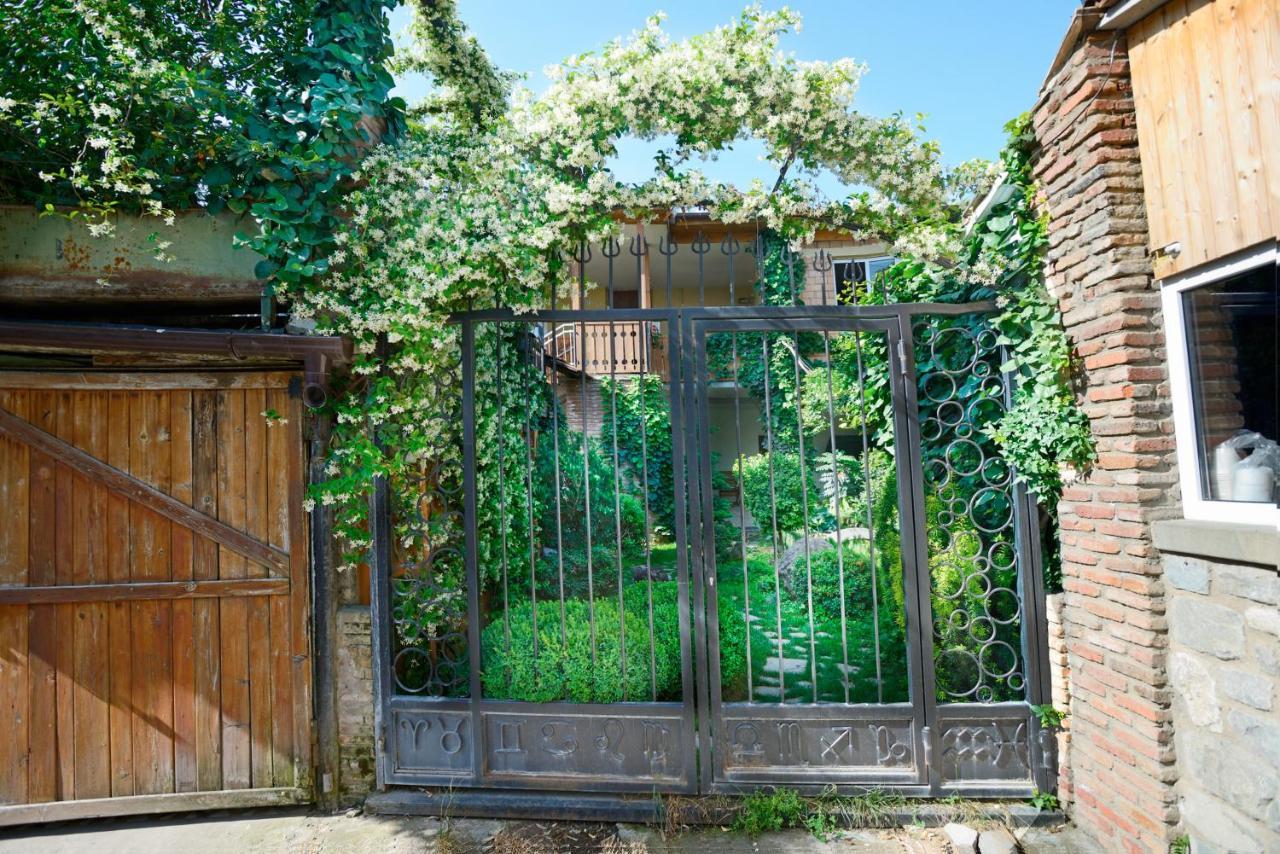 The Zodiac Garden Hotel Mtsʼkhetʼa エクステリア 写真